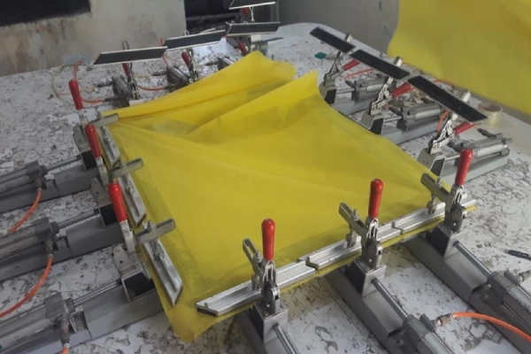 screen stretching machine